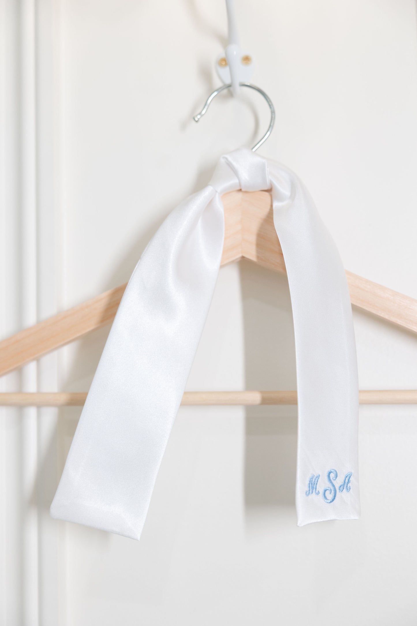 Embroidered Simple monogram tie